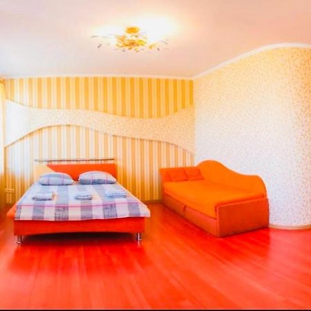 Red Apartment 2019 Very Centre Херсон Екстер'єр фото